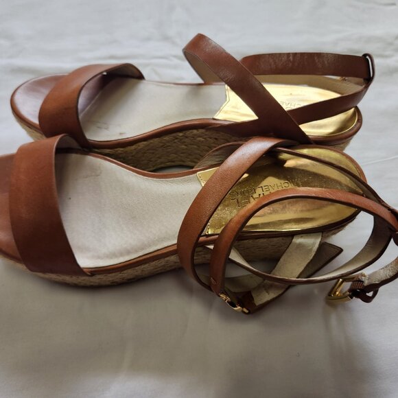Michael Kors Luggage Tan Wedge Jalita Charm Sandal Strappy Heels Wicker Size 7 - Picture 9 of 9